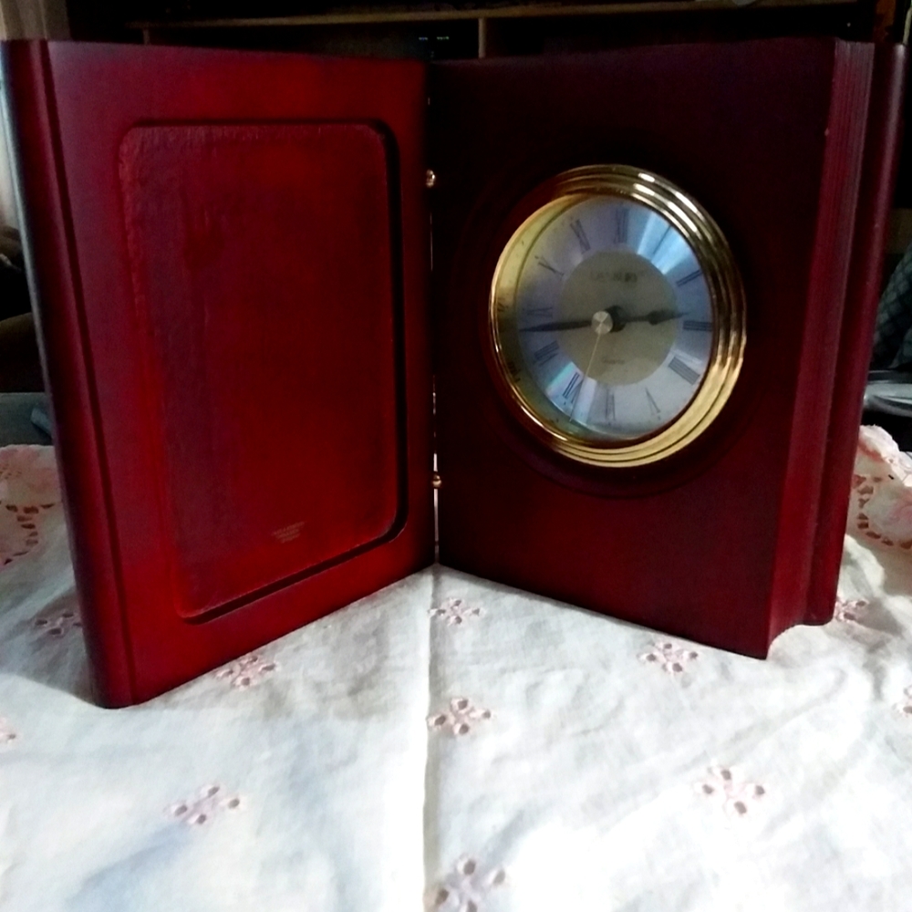 HOWARD MILLER CLOCK